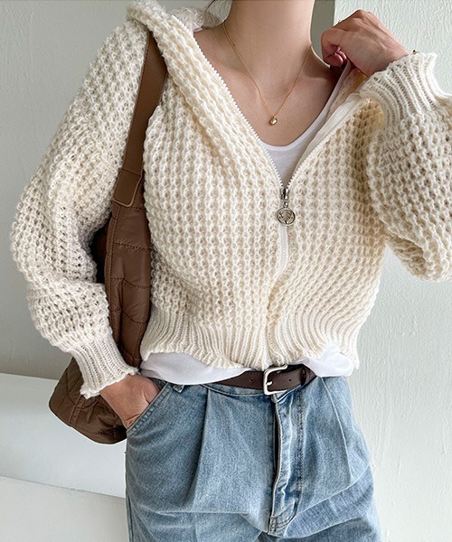 NANING9（ナンニング）の「NANING9 クロップドニットジップアップパーカー（ニット/セーター・レディース・スカイブルー/アイボリー/ピンク・FREE）」の2枚目の写真