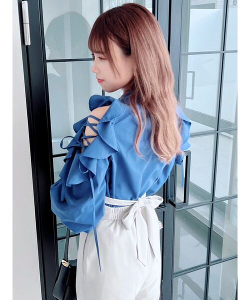 dazzlin(ダズリン)の「フリルレースアップキャンディブラウス(シャツ/ブラウス・レディース・ベージュ/ネイビー/ブルー・FREE)」の9枚目の写真