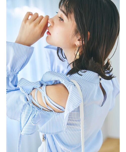 dazzlin(ダズリン)の「フリルレースアップキャンディブラウス(シャツ/ブラウス・レディース・ベージュ/ネイビー/ブルー・FREE)」の21枚目の写真