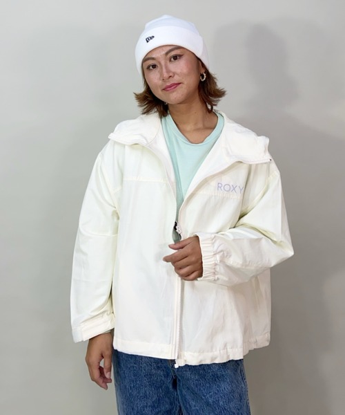 ROXY(ロキシー)の「ROXY/ロキシー ルーズシルエット/無地ワンポイントロゴナイロンジャケット RJK231622T(マウンテンパーカー・レディース・ホワイト/ブラック/グリーン・L/M)」の4枚目の写真