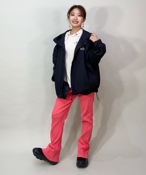 ROXY(ロキシー)の「ROXY/ロキシー ルーズシルエット/無地ワンポイントロゴナイロンジャケット RJK231622T(マウンテンパーカー・レディース・ホワイト/ブラック/グリーン・L/M)」の11枚目の写真