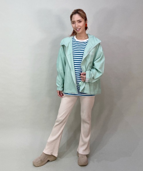 ROXY(ロキシー)の「ROXY/ロキシー ルーズシルエット/無地ワンポイントロゴナイロンジャケット RJK231622T(マウンテンパーカー・レディース・ホワイト/ブラック/グリーン・L/M)」の15枚目の写真