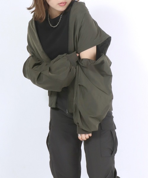 Salong hameu（サロン ハミュー）の「袖を取り外してベストにもなる2WAY マルチウェイMA-1ジャケットブルゾン/ミリタリー（MA-1・レディース・グレイッシュベージュ/カーキ/ブラック・M/L）」の8枚目の写真