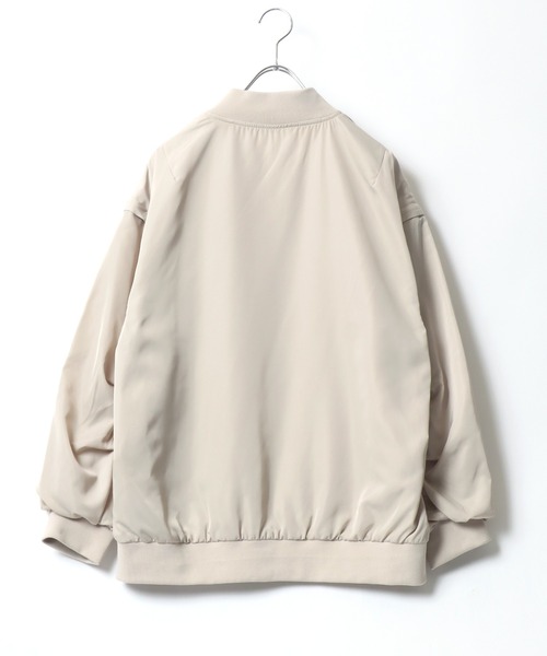Salong hameu（サロン ハミュー）の「袖を取り外してベストにもなる2WAY マルチウェイMA-1ジャケットブルゾン/ミリタリー（MA-1・レディース・グレイッシュベージュ/カーキ/ブラック・M/L）」の15枚目の写真