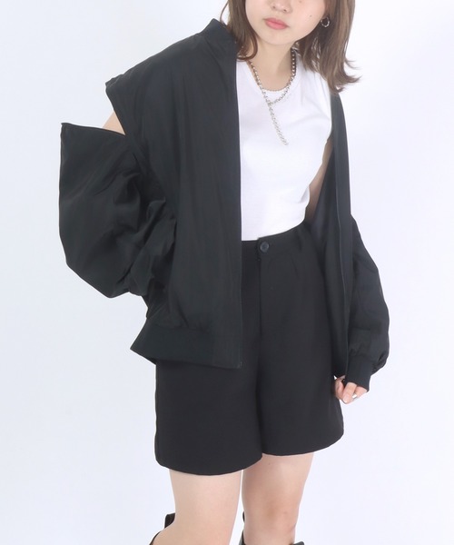 Salong hameu（サロン ハミュー）の「袖を取り外してベストにもなる2WAY マルチウェイMA-1ジャケットブルゾン/ミリタリー（MA-1・レディース・グレイッシュベージュ/カーキ/ブラック・M/L）」の6枚目の写真