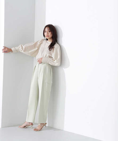 NATURAL BEAUTY BASIC（ナチュラルビューティーベーシック）の「ボリュームスリーブブラウス（シャツ/ブラウス・レディース・イエロー/ブルー/ベージュ・SMALL/MEDIUM）」の5枚目の写真