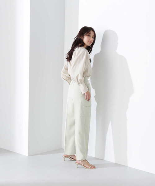 NATURAL BEAUTY BASIC（ナチュラルビューティーベーシック）の「ボリュームスリーブブラウス（シャツ/ブラウス・レディース・イエロー/ブルー/ベージュ・SMALL/MEDIUM）」の6枚目の写真