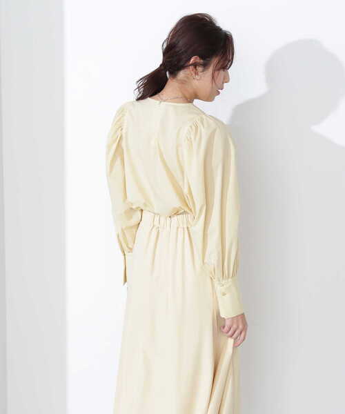 NATURAL BEAUTY BASIC（ナチュラルビューティーベーシック）の「ボリュームスリーブブラウス（シャツ/ブラウス・レディース・イエロー/ブルー/ベージュ・SMALL/MEDIUM）」の20枚目の写真