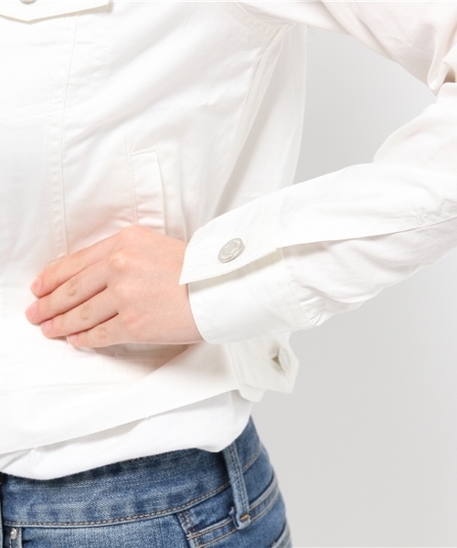 one after another NICE CLAUP(ワンアフターアナザーナイスクラップ)の「【mina8月号掲載ナイスクラップ】4.5オンス Gジャン(デニムジャケット・レディース・オフホワイト/インディゴブルー・FREE)」の7枚目の写真