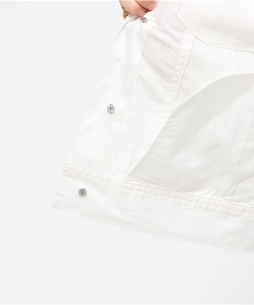 one after another NICE CLAUP(ワンアフターアナザーナイスクラップ)の「【mina8月号掲載ナイスクラップ】4.5オンス Gジャン(デニムジャケット・レディース・オフホワイト/インディゴブルー・FREE)」の13枚目の写真