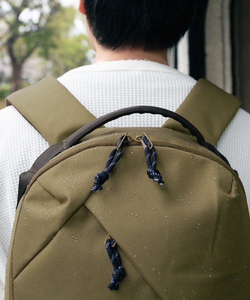 wdl.（ワームデザインラボ）の「【wdl.】 Minimal Day Pack（バックパック/リュック・メンズ・ブラック/グレー/ネイビー/ベージュ/ホワイト・FREE）」の8枚目の写真