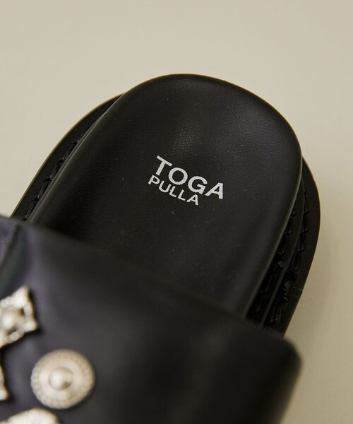 TOGA PULLA（トーガ プルラ） メタルサンダル TOGA PULLA トーガ プルラ サンダル AJ844 レディース レザー