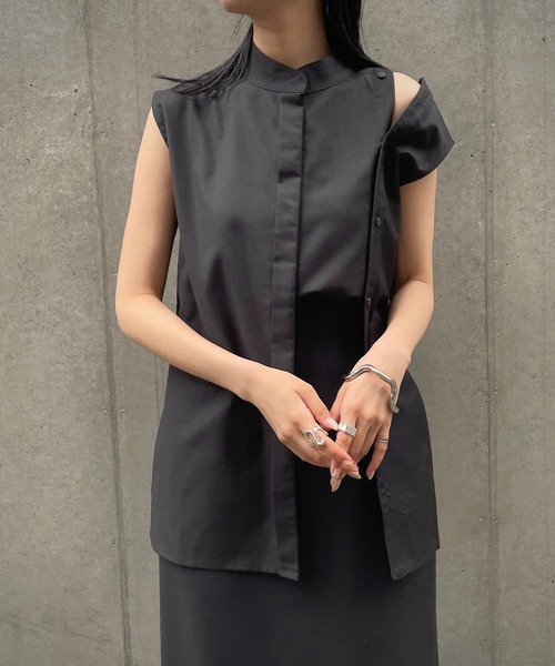 &g'aime(アンジェム)の「【&g’aime】マルチウェイボタンデザインノースリーブシャツ(シャツ/ブラウス・レディース・チャコールグレー/ブラック・FREE)」の12枚目の写真