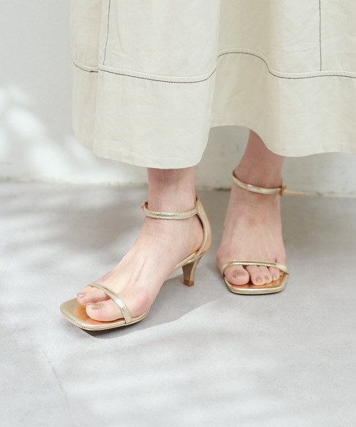 natural couture（ナチュラルクチュール）の「メタリック細ストラップサンダル（サンダル・レディース・ゴールド/ブラック/シルバー・SMALL/MEDIUM/LARGE）」の14枚目の写真