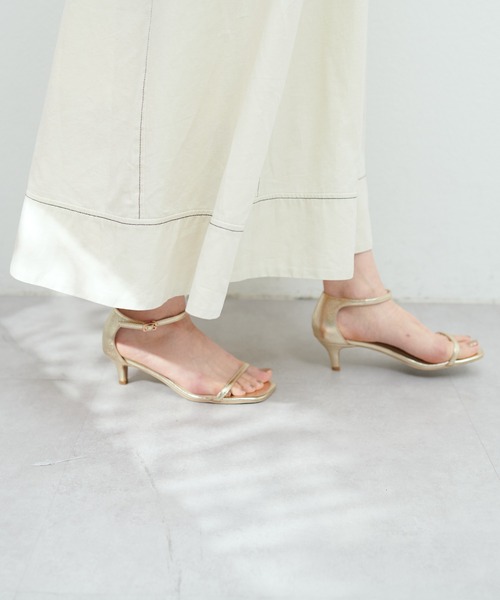 natural couture（ナチュラルクチュール）の「メタリック細ストラップサンダル（サンダル・レディース・ゴールド/ブラック/シルバー・SMALL/MEDIUM/LARGE）」の13枚目の写真