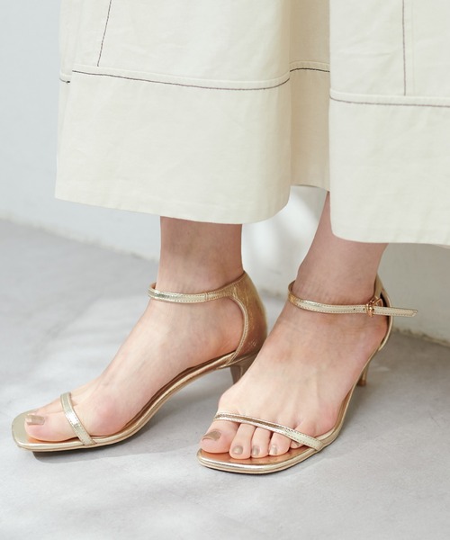 natural couture（ナチュラルクチュール）の「メタリック細ストラップサンダル（サンダル・レディース・ゴールド/ブラック/シルバー・SMALL/MEDIUM/LARGE）」の15枚目の写真