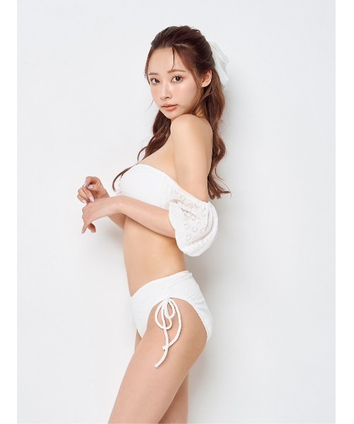 Darich  レースオフショルビキニ　ホワイト Darich（ダーリッチ）の「レースオフショルビキニ（水着）」 - WEAR