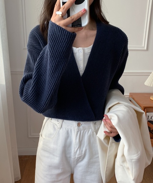 emi+(エミプラス)の「カシュクールニットプルオーバー(ニット/セーター・レディース・キャメル/ネイビー/モカ/チャコールグレー/グレイッシュベージュ/ブラック/アイボリー・FREE)」の15枚目の写真