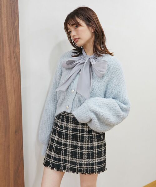 MAJESTIC LEGON（マジェスティックレゴン）の「【WEB限定アイテム/REVIVAL】ふわもちモールニットカーディガン（カーディガン/ボレロ・レディース・ピンクベージュ/アイボリー/サックスブルー/モカ・MEDIUM）」の6枚目の写真