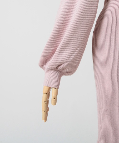 Julia Boutique（ジュリアブティック）の「オフショルダーマーメイドニットワンピース/23521（ワンピース・レディース・アイボリー/ブラック/ピンク・ONE）」の17枚目の写真