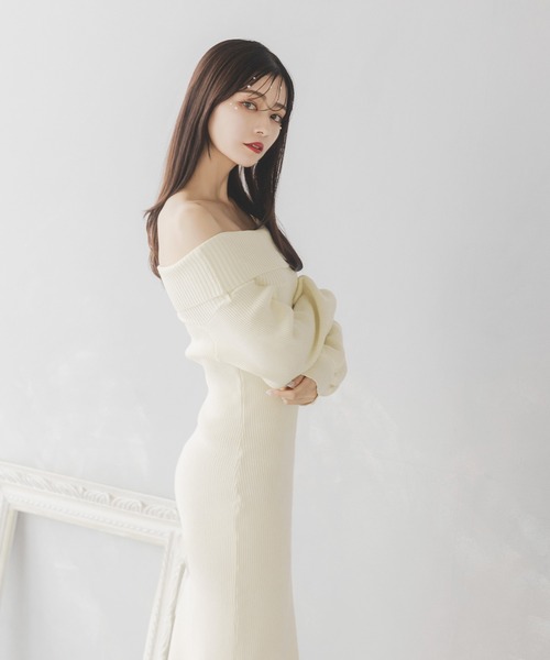 Julia Boutique（ジュリアブティック）の「オフショルダーマーメイドニットワンピース/23521（ワンピース・レディース・アイボリー/ブラック/ピンク・ONE）」の22枚目の写真