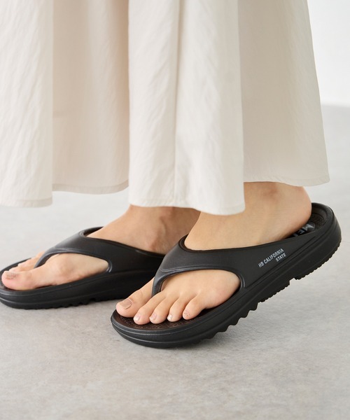 MEI(メイ)の「【MEI/メイ】Tong Sandal/トングサンダル(サンダル・レディース・ブラック/ホワイト・L/M/S)」の5枚目の写真