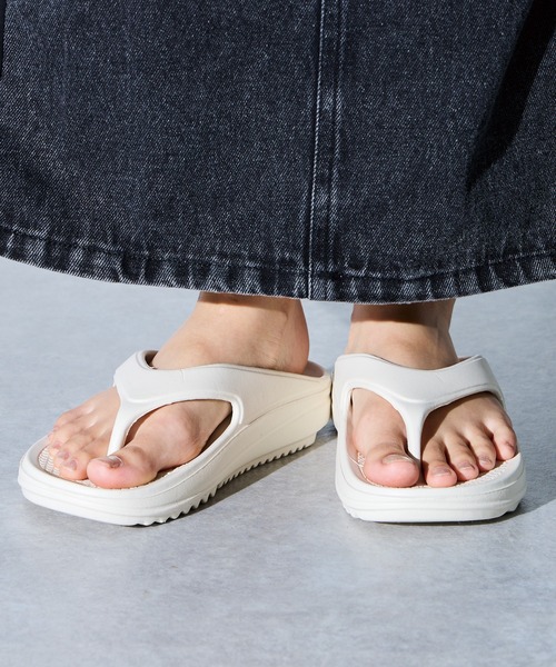 MEI(メイ)の「【MEI/メイ】Tong Sandal/トングサンダル(サンダル・レディース・ブラック/ホワイト・L/M/S)」の10枚目の写真