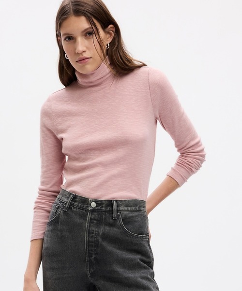 GAP（ギャップ）の「エッセンシャル リブ タートルネックTシャツ（Tシャツ/カットソー・レディース・ブルー/ピンク系その他/チャコールグレー/ホワイト×ブラック/ブラック/アイボリー/グリーン/ブラック×ホワイト・XXS/XL/S/XS/L/M）」の8枚目の写真