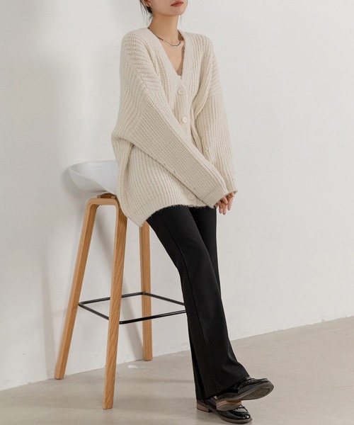 DAY CLOSET（デイ クローゼット）の「【大きいサイズ有】きれいめ美脚見せ。ハイウエストツイルフレアスラックス レディース（スラックス・レディース・グレイッシュベージュ/ブラウン/ブラック/グレー・M/S/XL/L）」の6枚目の写真