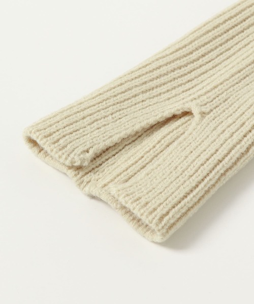 KBF（ケイビーエフ）の「スリットリブアームウォーマー（手袋・レディース・ベージュ/キャメル/チャコールグレー・ONE）」の9枚目の写真