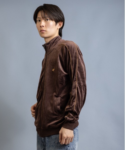 En serio TOKYO(エンソリオトーキョー)の「ストレッチベロアジャージ トラックジャケット(ジャージ・メンズ・ブラウン/ブラック/ワイン/ネイビー・L/M)」の8枚目の写真