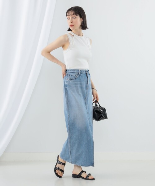 Ray BEAMS（レイビームス）の「RED CARD TOKYO / Cameron デニム スカート（スカート・レディース・ライトブルー・2/1）」の2枚目の写真