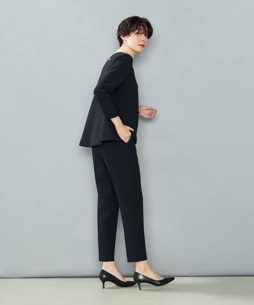 NOLLEY’S（ノーリーズ）の「《セットアップ対応》ウォッシャブルストレッチダブルクロスバックフレアブラウス（シャツ/ブラウス・レディース・ネイビー/ベージュ・36/38）」の12枚目の写真