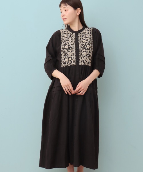 チチカカ（チチカカ）の「フロールハンド刺繍楊柳ワンピース（ワンピース・レディース・ブラック/ベージュ/ライトベージュ・FREE）」の2枚目の写真