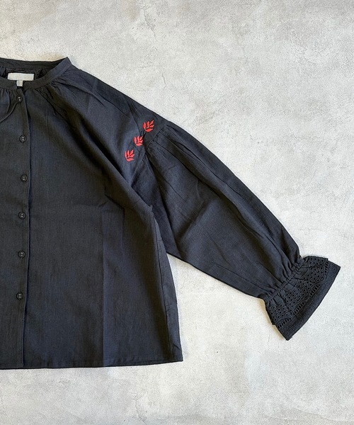 A BOND（アボンド）の「レースカフブラウス/おとな（シャツ/ブラウス・レディース・ブラック/ライトブルー・160cm）」の4枚目の写真