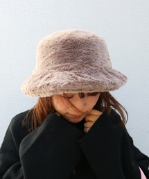 ACCOMMODE（アコモデ）の「ファーバケットハット（ハット）」