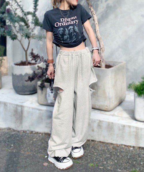 mily bilet（ミウィビレット）の「【mily bilet】存在感を発揮する一枚。カットオフワイドスウェットパンツ（スウェットパンツ・レディース・ブラック/オートミール/グレー・X-LARGE/SMALL/MEDIUM/LARGE）」の20枚目の写真