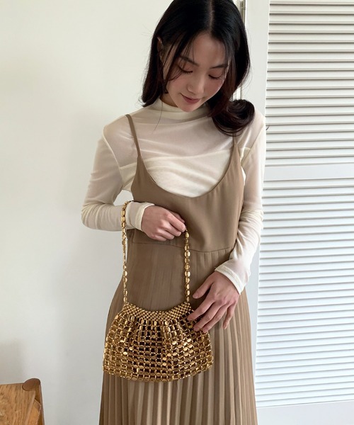 UNE MANSION（ユヌマンション）の「【レイヤード/重ね着コーデおすすめ】ビスチェプリーツキャミソールジャンスカロングワンピース（ワンピース・レディース・ベージュ/ブラック・FREE）」の8枚目の写真