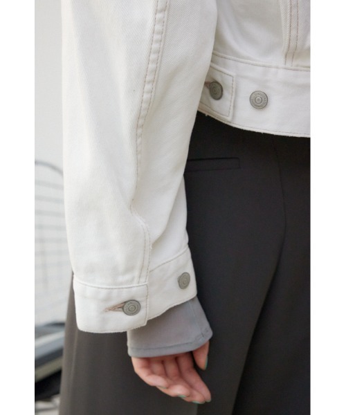 AZUL by moussy（アズールバイマウジー）の「ワイドスリーブデニムジャケット（デニムジャケット・レディース・オフホワイト/ブルー/ワンウォッシュ・FREE）」の12枚目の写真