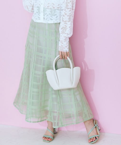 marun(マルン)の「【販売終了】<大きいサイズ> シアーチェックスカート marun(スカート・レディース・ブラック/グリーン・5L/L/4L/3L/LL)」の4枚目の写真