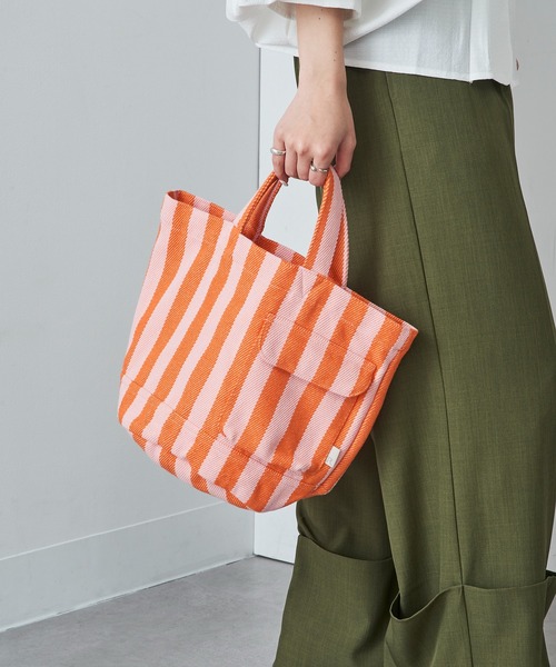 ROOTOTE(ルートート)の「【ROOTOTE】SN.デリ.リサイクルコットン-D トートバッグ 1017(トートバッグ・レディース・グレー/ブラック/アイボリー/カーキ/グリーン/ラベンダー/グリーン系1/イエロー/ライトパープル/レッド/ミント/ダークベージュ/サックスブルー/ピンク/ブルー/ライトイエロー/オレンジ/ライトグリーン/ブラック×ホワイト・FREE)」の19枚目の写真