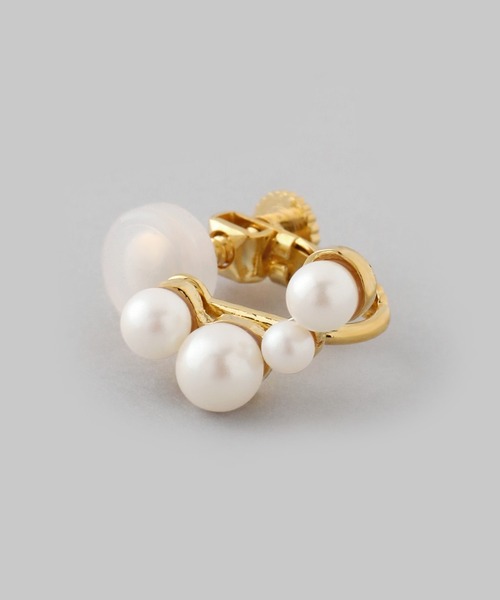 ANEMONE（アネモネ）の「パールアシメイヤリング（イヤリング・レディース・ホワイト・FREE）」の3枚目の写真