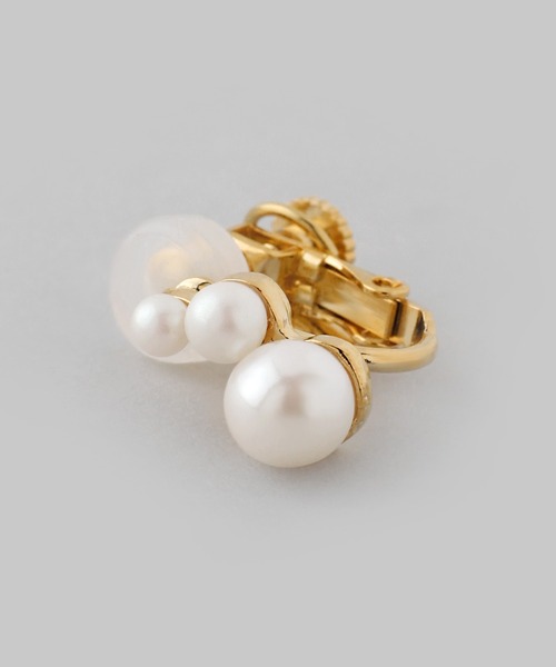 ANEMONE（アネモネ）の「パールアシメイヤリング（イヤリング・レディース・ホワイト・FREE）」の4枚目の写真