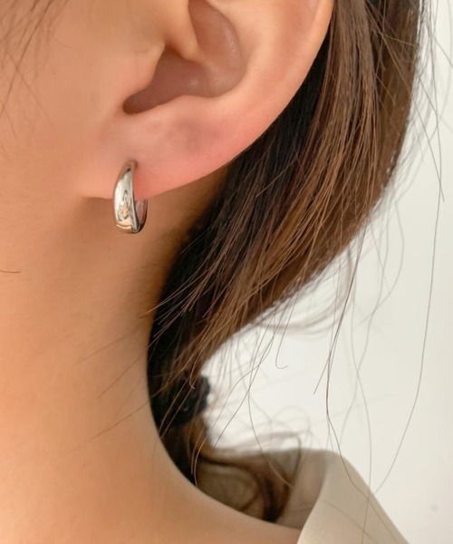 almo(アルモ)の「ボリュームリングミニフープピアス/ペア(RO)(ピアス(両耳用)・レディース・ゴールド/シルバー・10/14/16)」の1枚目の写真