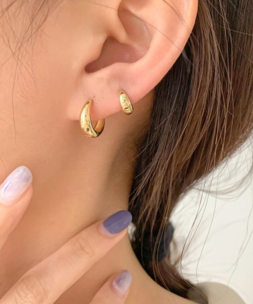 almo(アルモ)の「ボリュームリングミニフープピアス/ペア(RO)(ピアス(両耳用)・レディース・ゴールド/シルバー・10/14/16)」の2枚目の写真