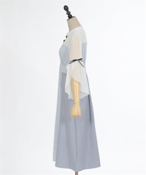 axes femme POETIQUE(アクシーズファムポエティック)の「チャイナボタンフレア袖ワンピース(ワンピース・レディース・グレー/ブルーグリーン/ブラック・MEDIUM)」の4枚目の写真