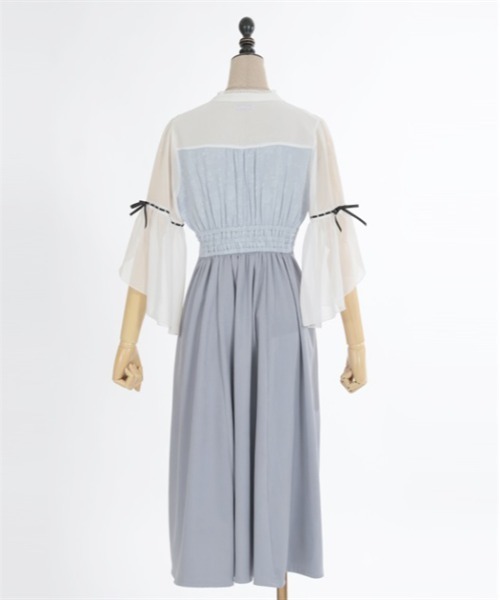 axes femme POETIQUE(アクシーズファムポエティック)の「チャイナボタンフレア袖ワンピース(ワンピース・レディース・グレー/ブルーグリーン/ブラック・MEDIUM)」の5枚目の写真