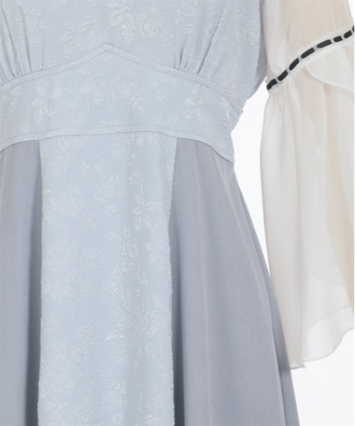 axes femme POETIQUE(アクシーズファムポエティック)の「チャイナボタンフレア袖ワンピース(ワンピース・レディース・グレー/ブルーグリーン/ブラック・MEDIUM)」の8枚目の写真