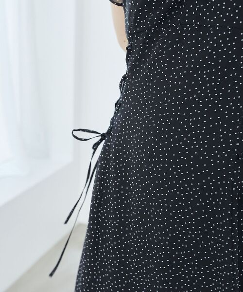 MAJESTIC LEGON(マジェスティックレゴン)の「サイドレースアップレディワンピース(ワンピース・レディース・ホワイト系その他2/ブラック系その他・MEDIUM)」の18枚目の写真
