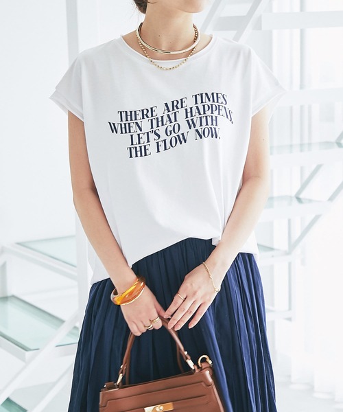 un dix cors(アンディコール)の「《1枚でも、インナーとしても◎》シルケット風ロゴTシャツ(Tシャツ/カットソー・レディース・オフホワイト/ネイビー・FREE)」の2枚目の写真